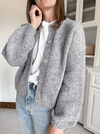 Traveler´s Cardigan | light and warm with Plötulopi by Lopi Island
