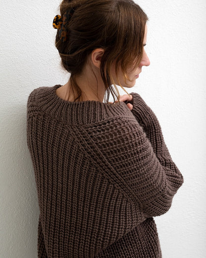 Clara Cardigan | Veste décontractée en demi-côtes avec le fil Re:Treat Chunky Roving de West Yorkshire Spinners