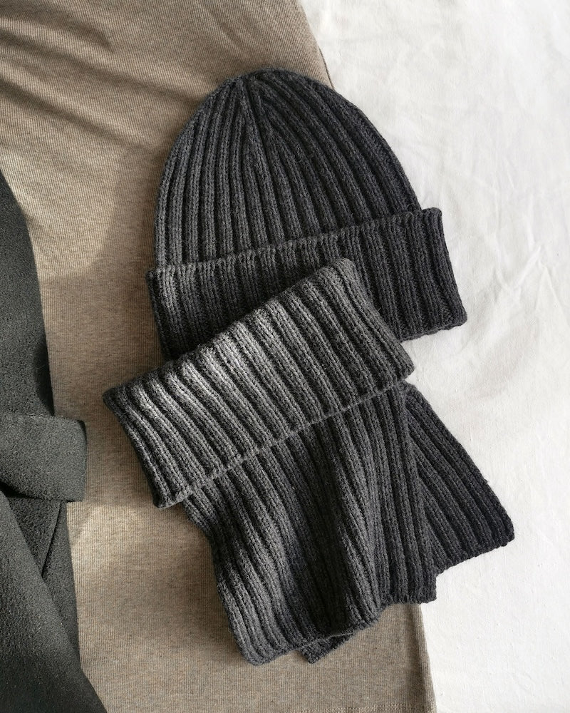 Paula-m Winter Essentials Set aus Mütze, Schalkragen und Handschuhen oder Stulpen mit Sunday von Sandnes Garn 3