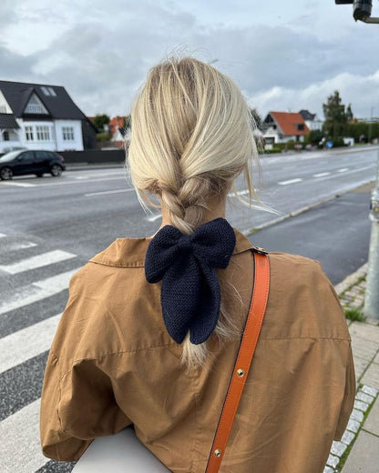 December Bow | bezaubernde Schleife aus Sunday von Sandnes Garn