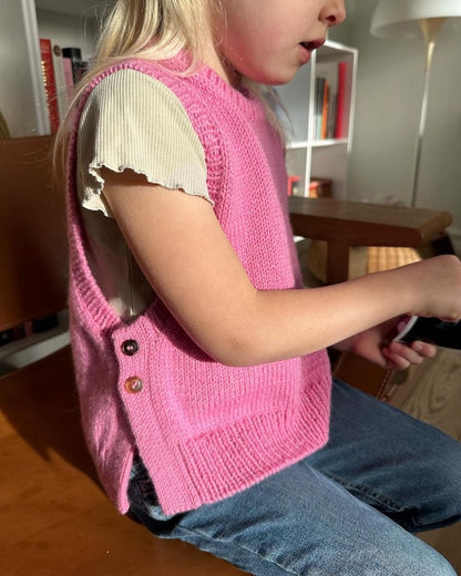 PetiteKnit Lulu Slipover Junior mit Peer Gynt von Sandnes Garn 3