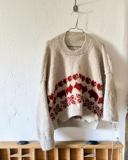Jouluporsas-neulepusero | rento joulupusero, joka on neulottu Biches & Bûchesin Le Lambswool- ja Le Petit Silk & Mohair -langoista