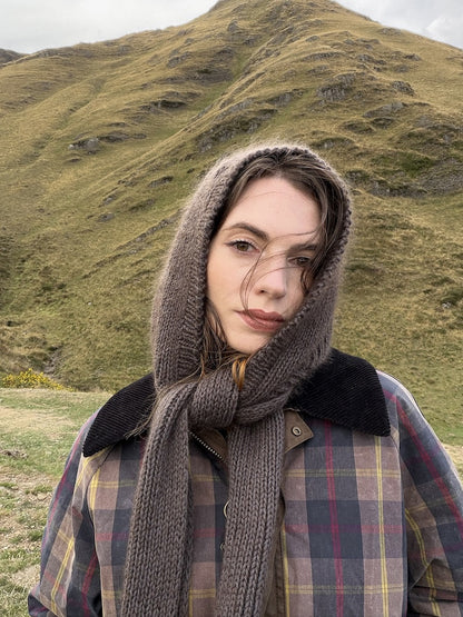 Briar Hood | romantiline kapuutsiga sall Biches & Bûchesi lõngadest Le Lambswool ja Le Petit Silk & Mohair
