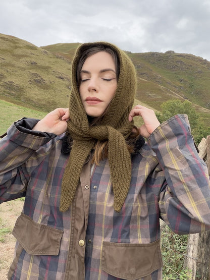 Briar Hood | romantiline kapuutsiga sall Biches & Bûchesi lõngadest Le Lambswool ja Le Petit Silk & Mohair