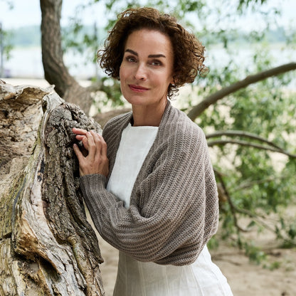 Open Horizon Bolero | super vielseitig tragbar aus Cheeky Merino Joy von Rosy Green Wool