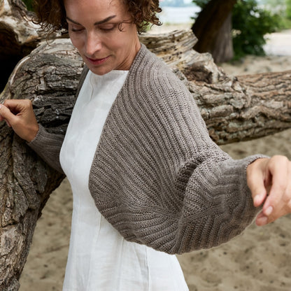 Open Horizon Bolero | super vielseitig tragbar aus Cheeky Merino Joy von Rosy Green Wool