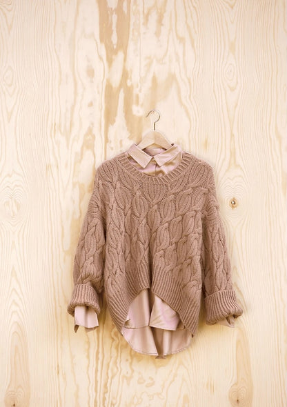 Haley Pullover | wunderschönes Zopfmuster aus Double Sunday und Tynn Silk Mohair von Sandnes Garn