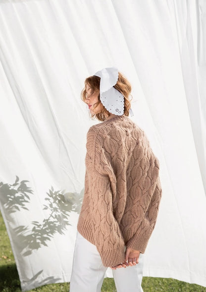 Haley Pullover | wunderschönes Zopfmuster aus Double Sunday und Tynn Silk Mohair von Sandnes Garn