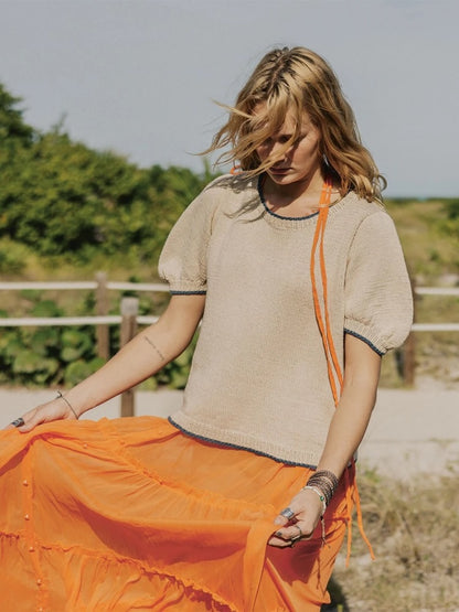 Molly Tee | mit zarten Kontrasträndern aus Mandarin Petit von Sandnes Garn