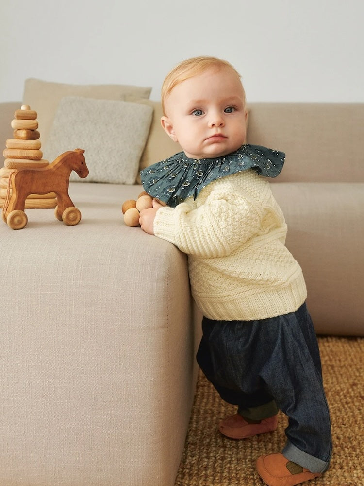 Guernsey Sweater Baby aus der Sandnes Kollektion 2413 mit Double Sunday von Sandnes Garn 4