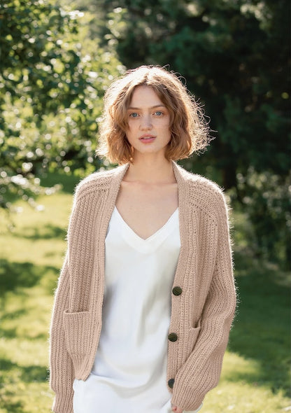 Hennie Jacket | Cardigan décontracté en demi-côtes, tricoté en Double Sunday et Tynn Silk Mohair de Sandnes Garn