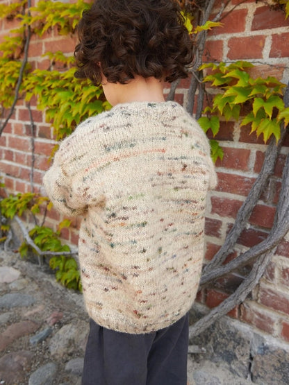 Dave Sweater Junior | Set aus Garn und Anleitung aus der Kollektion 2408 - Mykt til Barn