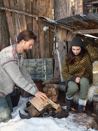 Mogen Sweater | graphic pattern made from Fritidsgarn by Sandnes Garn
