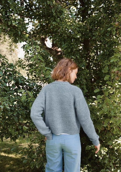 Noomi Jacke Double Sunday | klassischer Cardigan aus Double Sunday und Tynn Silk Mohair von Sandnes Garn