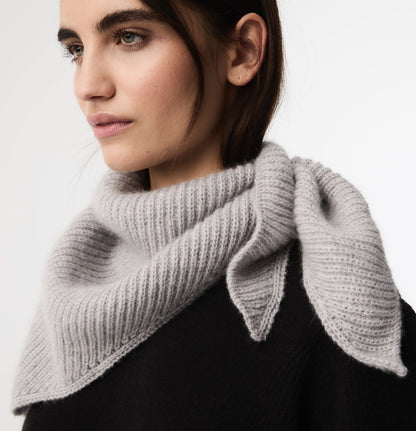Écharpe Marin | châle délicat en demi-côtes anglaises avec Classic Cashmere de Cardiff