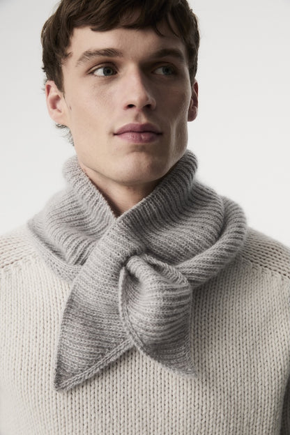 Écharpe Marin | châle délicat en demi-côtes anglaises avec Classic Cashmere de Cardiff