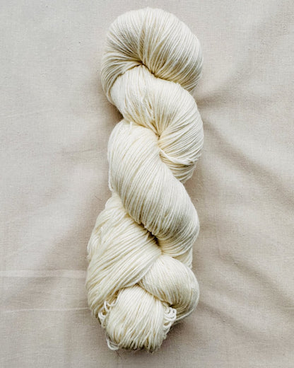 Sock yarn for dyeing 4-ply