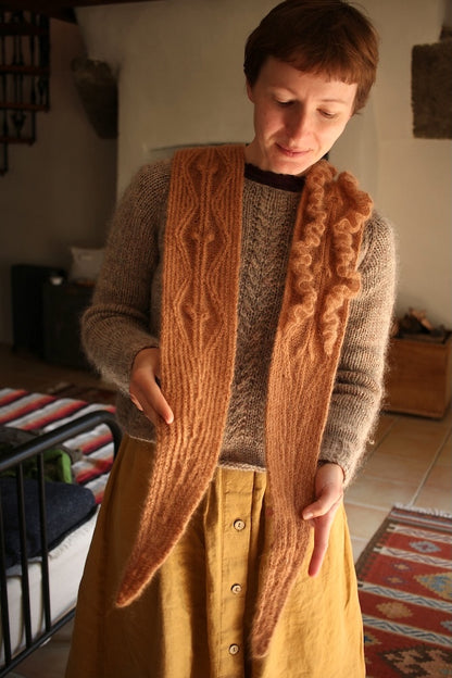Parnassia šalle | smalks volānu lakats no Biches & Bûches Le Gros un Le Petit Silk & Mohair dzijas