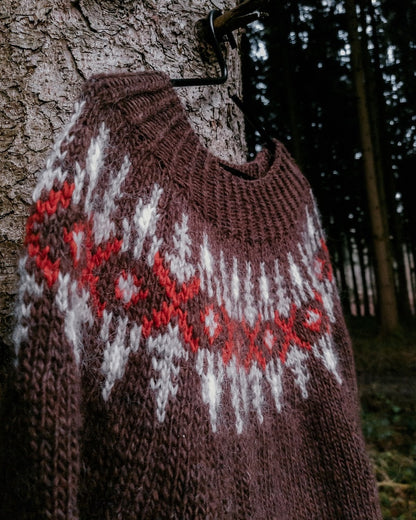 Fjelltur Sweater | kontrastreiches Norwegermuster aus Alafosslopi von Lopi Island
