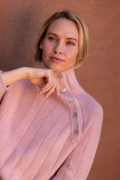 Viga Sweater | romantisk blød fra Far af Woolfolk