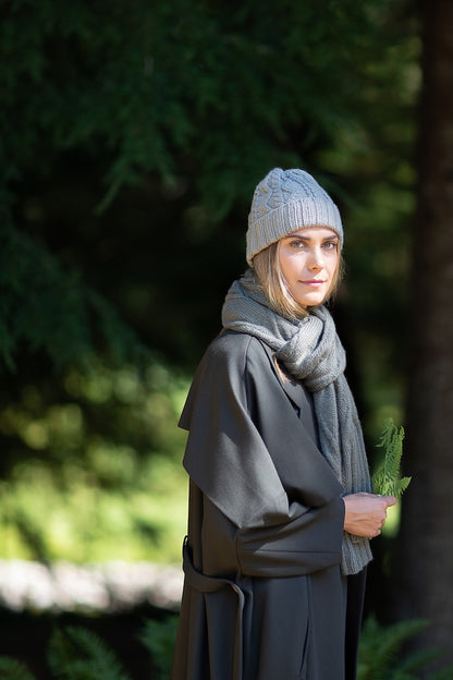 Vokse-hue | hue med kabelstrik i Far fra Woolfolk