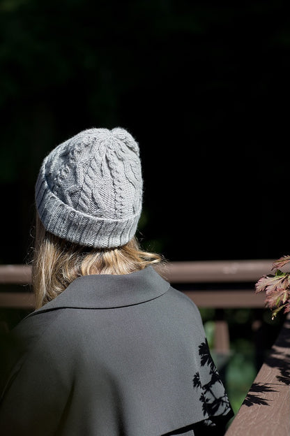 Vokse-hue | hue med kabelstrik i Far fra Woolfolk