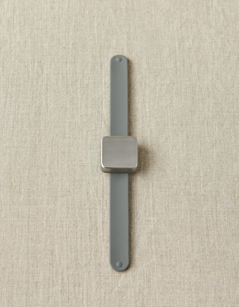 CocoKnits Maker's Keep Armband grau